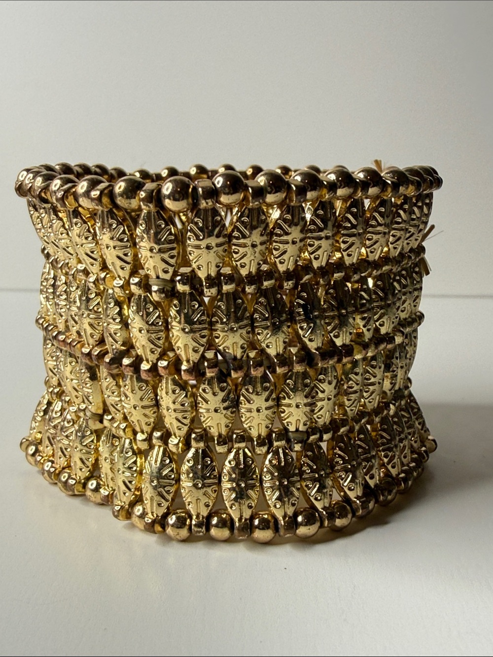 Stunning vintage Gold tone Stretch Cuff Bracelet statement cleopatra style